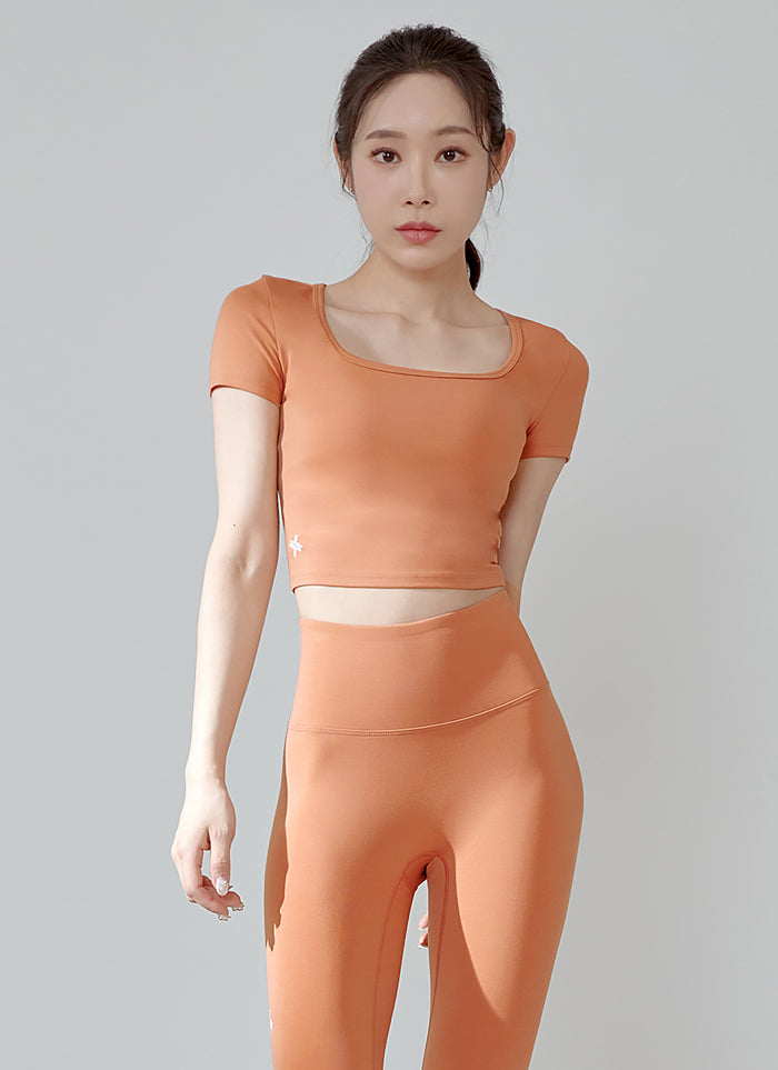 XELLA™緊身短款上衣